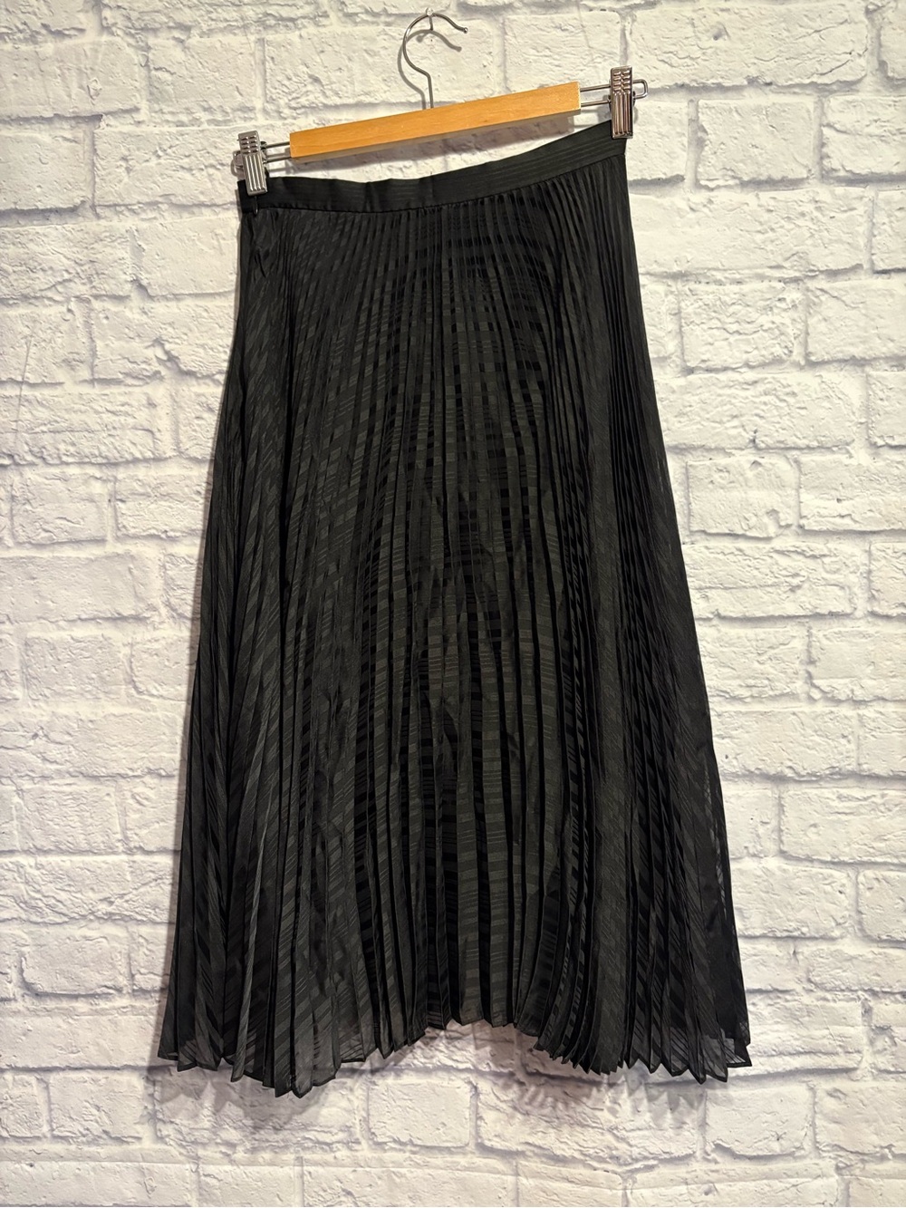 Club Monaco Black Pleated Midi Skirt - Picture 4 of 6